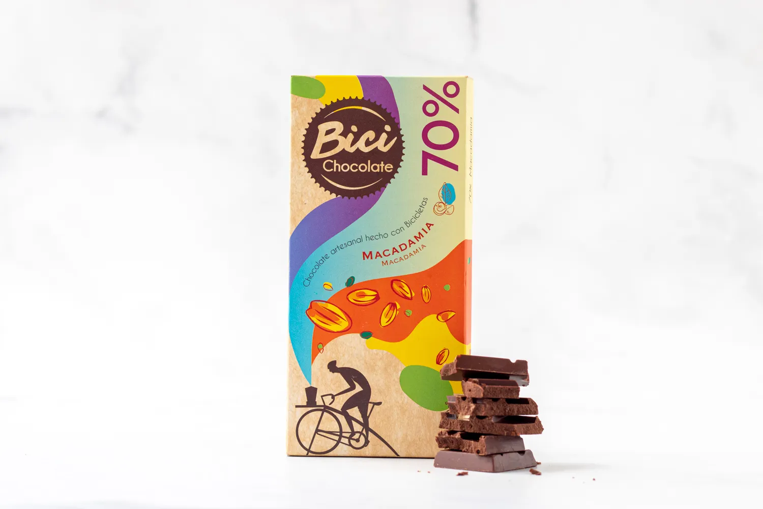 TABLETA BICI CHOCOLATE 70% MACADAMIA